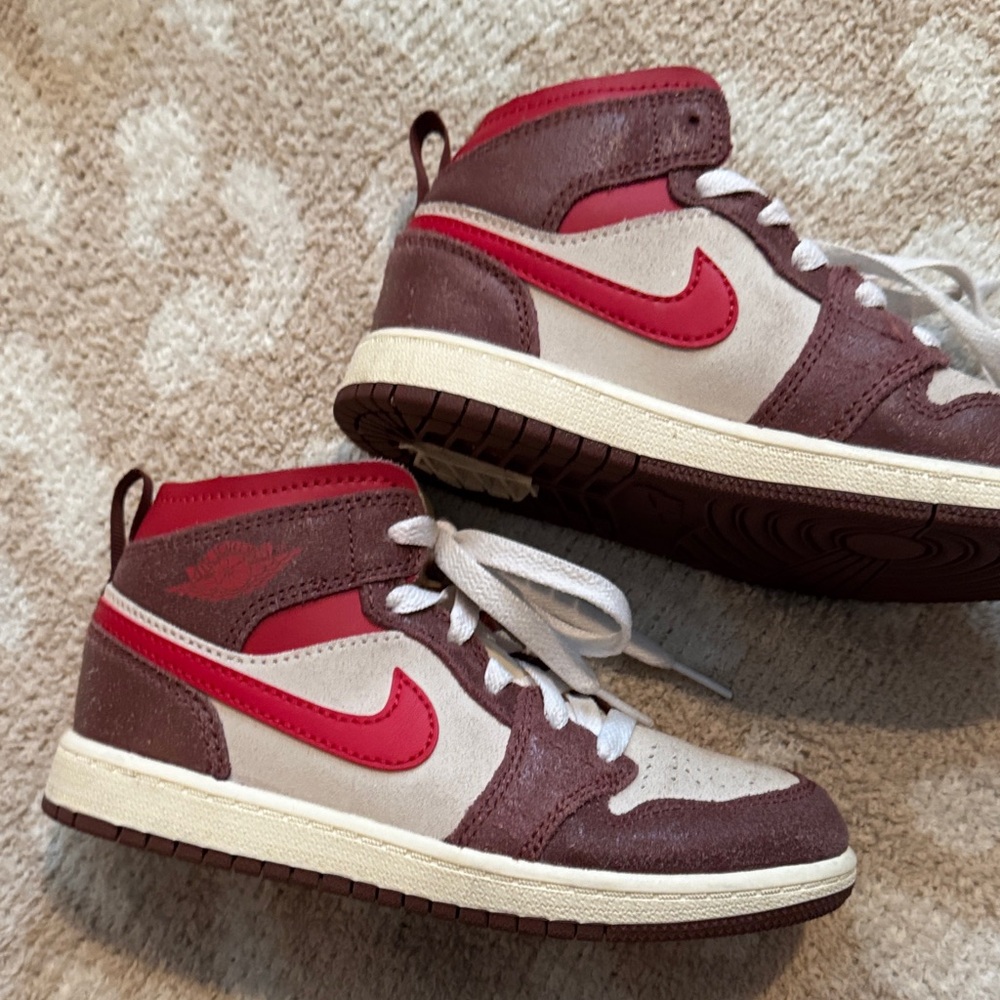 Nike Kids Sneakers in Red and Brown - Picture 5 of 5